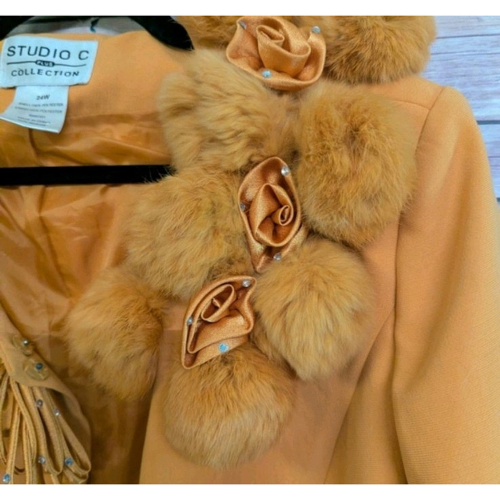 Vintage 70's Statement Coat,Studio C Collection 24W Mustard Faux Fur Pom Pom - Picture 4 of 7